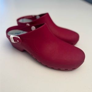 Calzuro Classic Maroon Clogs